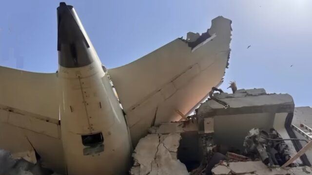 Ανείπωτη τραγωδία στην Ινδία: Πάνω από 200 νεκροί από την πτώση του αεροπλάνου