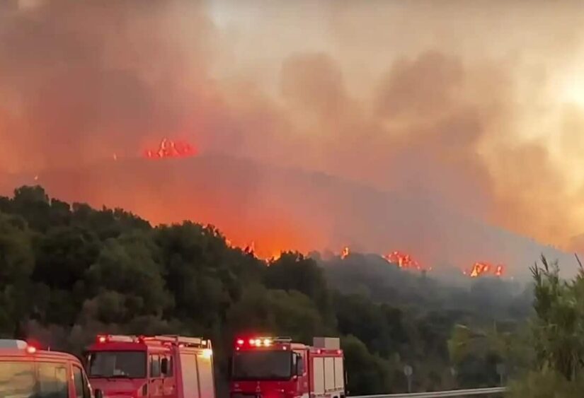 Μεγάλη πυρκαγιά στην Παλαιοπαναγιά Ναυπάκτου – Μήνυμα του 112 για εκκένωση