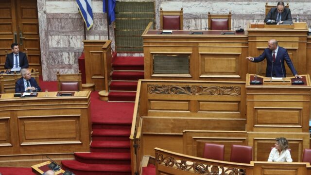 Ο κόσμος σε αναταραχή και η Ελλάδα στον χαβά της... Θεόδωρος Στάθης