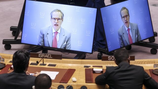Η ήπια ισχύς σε αβέβαιους καιρούς... Γεώργιος Μπακατσιάνος