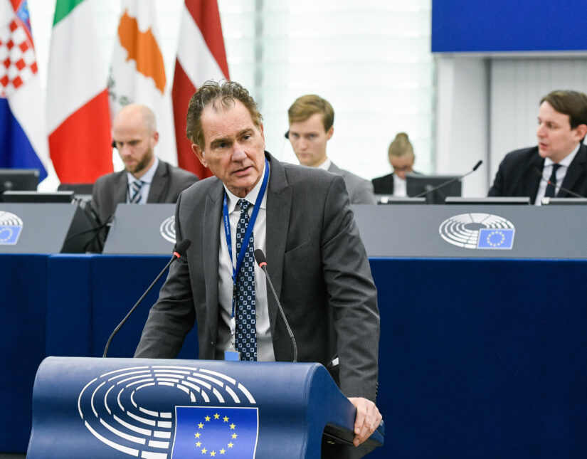 Ν. Παπανδρέου: Ο Ν. Χριστοδουλάκης να παραιτηθεί από τα όργανα του κόμματος
