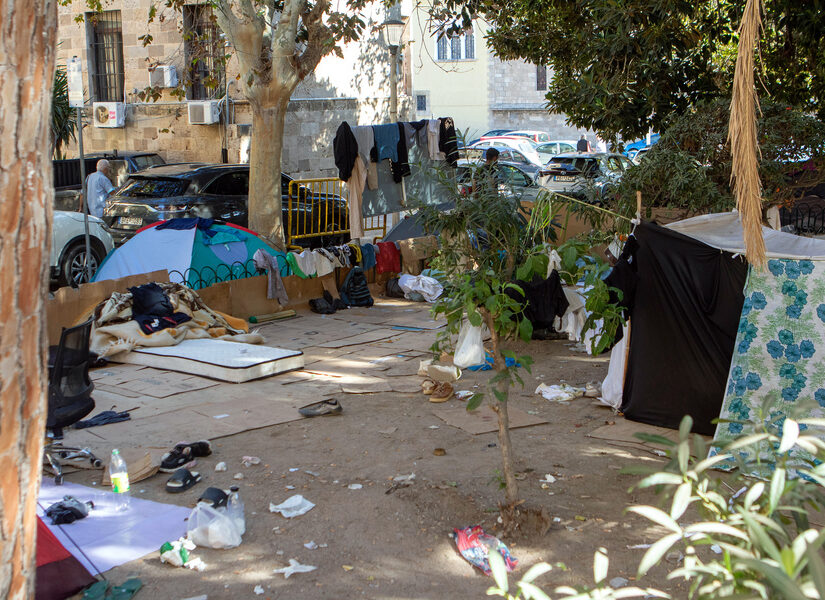 Μεταναστευτικό: Από τη “σκύλα” της υποκρισίας στη “Χάρυβδη” της ανικανότητας