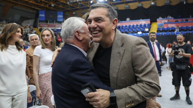 Νέο πολιτικό προφίλ χτίζει ο Τσίπρας... Αλφόνσος Βιτάλης