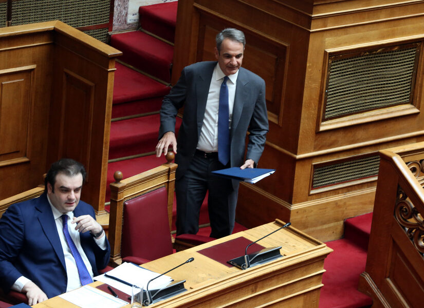 Προσπάθεια αλλαγής ατζέντας από τον Μητσοτάκη με το μεταναστευτικό