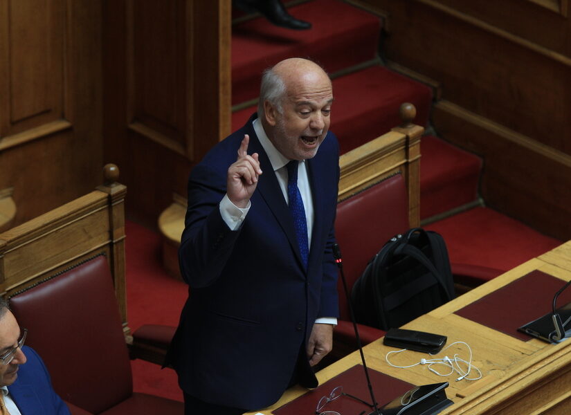 Μέχρι και "εθναμύντορας" ο Φλώριδης για να ξεχάσουμε τον ΟΠΕΚΕΠΕμ Κόμπρα