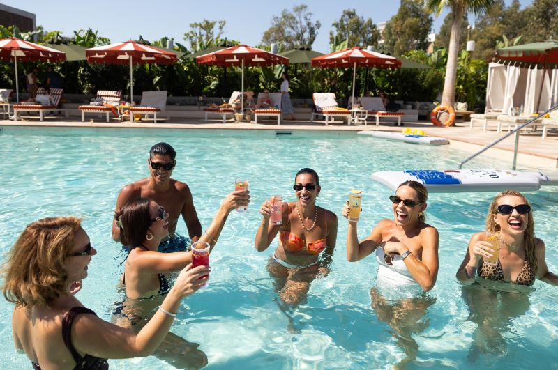Η Jose Cuervo έφερε το καλοκαίρι με τις πιο τέλειες Palomas by the pool!