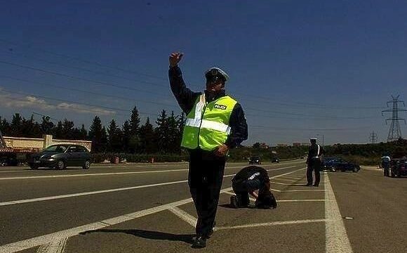 Διακοπή κυκλοφορίας στην Αθηνών-Κορίνθου, λόγω εκτροπής φορτηγού