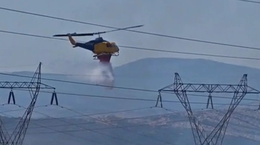 Αναγκαστική προσθαλάσσωση πυροσβεστικού ελικοπτέρου στην Ελευσίνα