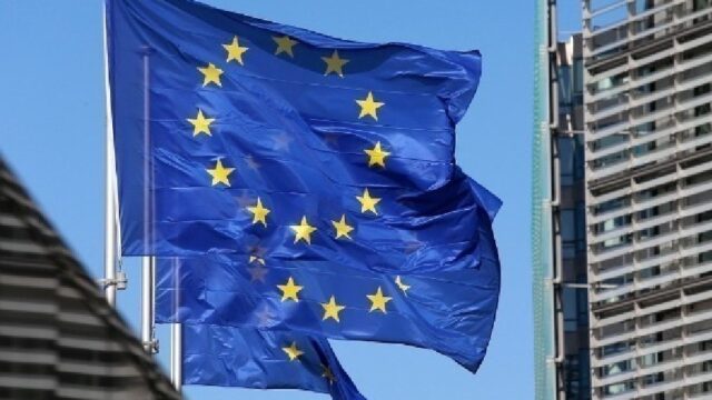 Σε δασμούς 15% φαίνεται να συμφωνούν ΕΕ και ΗΠΑ