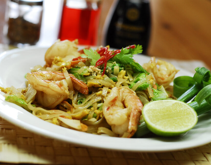 Pad Thai με Γαρίδες: Ταϊλανδέζικες περιπέτειες στην κουζίνα σας, Νίκος Ζάππας