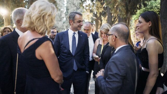 Τι σχέση έχει με τη δημοκρατία η εκδήλωση της 24ης Ιουλίου; Κώστας Γρίβας