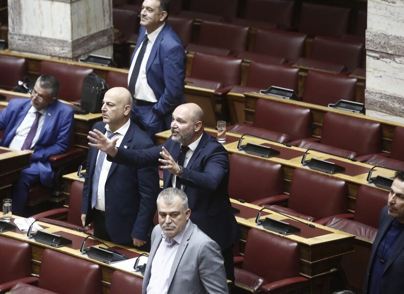 Χωρίς την αντιπολίτευση η ψηφοφορία για την Προανακριτική – Πρώην Σπαρτιάτες ψηφολέκτες! – Πρωτοφανείς εικόνες