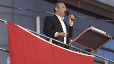 150.000 λίρες αποζημίωση πρέπει να πληρώσει ο Ιμάμογλου στον Ερντογάν 