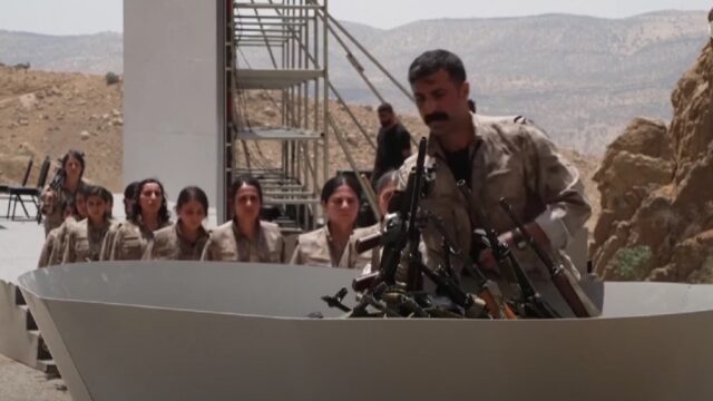 Τέλος εποχής: Το PKK παραδίδει τα όπλα – Τί λένε διεθνή ΜΜΕ, Βάνα Στέλλου