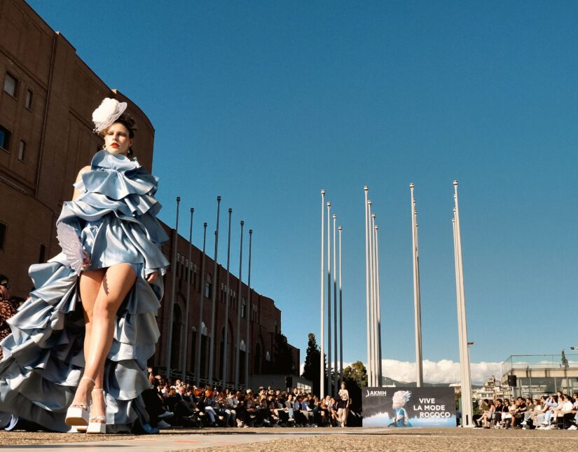 Mega shows με Rococo και Futuristic στοιχεία από τους σπουδαστές της AKMI Fashion & Beauty Academy σε Αθήνα και Θεσσαλονίκη