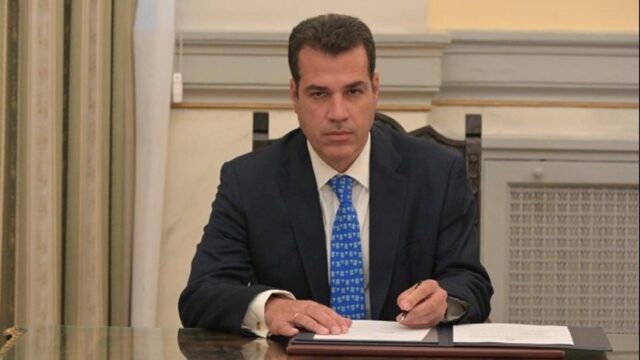 Πλεύρης: Θα επανεξετάσουμε μέχρι και τα γεύματα στις δομές μεταναστών