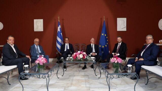 Ηχηρή απουσία δύο πρώην Προέδρων και τριών πρωθυπουργών από την εκδήλωση στο Προεδρικό