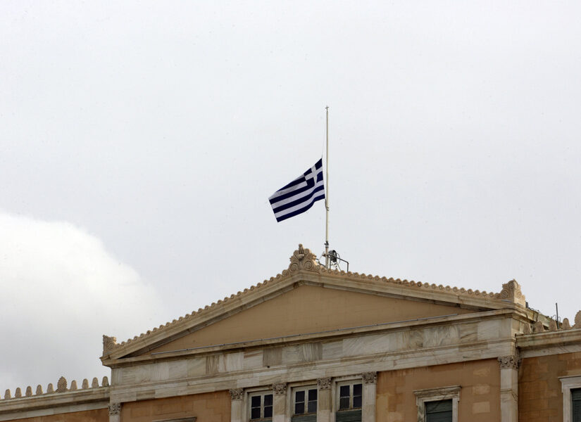 Ποιώντας την ανάγκη ελπίδα σε μια αδιάφορη πατρίδα