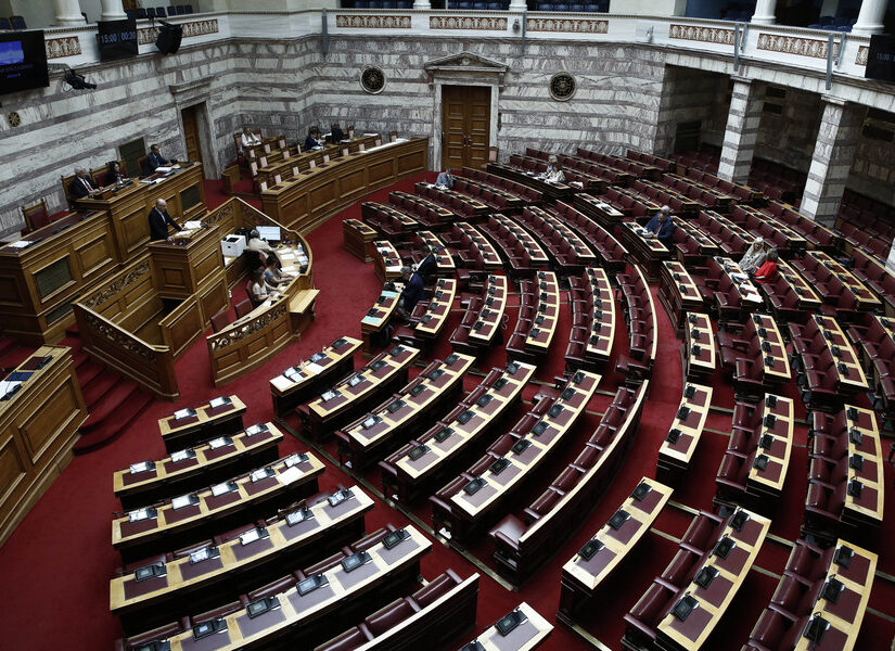 Οργή της αντιπολίτευσης για το "γαλάζιο πραξικόπημα" - Νέα πρόταση για προανακριτική θα καταθέσει το ΠΑΣΟΚ
