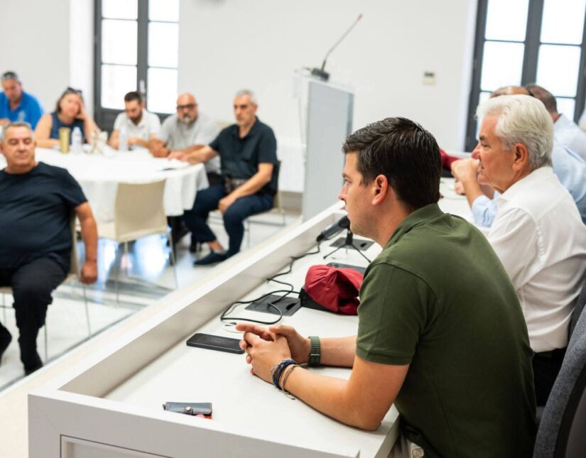Συνάντηση του δημάρχου Σαρωνικού με τον Υφυπουργό Πολιτικής Προστασίας