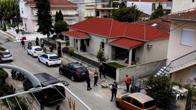 Τραγωδία στα Τρίκαλα: Νεκροί βρέθηκαν μάνα και γιος στο σπίτι τους