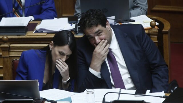 Σύννεφα στην γαλάζια ΚΟ χαρούλες στο Υπουργικό! Κόμπρα