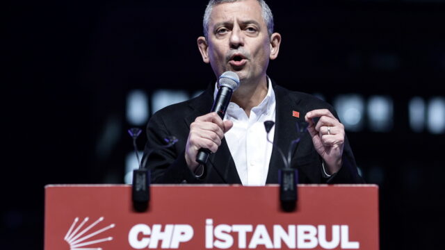 Ο ασφυκτικτός Σεπτέμβριος για το Κεμαλικό Κόμμα, Βάνα Στέλλου