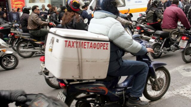 Πώς οι αλλαγές στις εργασιακές σχέσεις επηρεάζουν την εκλογική συμπεριφορά, Σάββας Ρομπόλης-Βασίλης Μπέτσης