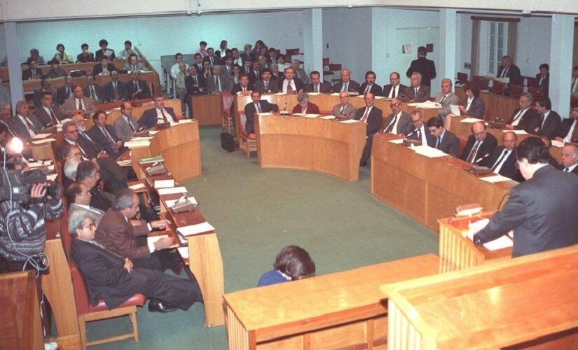 Το παρακμιακό πολιτικό σύστημα της Κύπρου θέλει να… γράφει και στα σόσιαλ! Κώστας Βενιζέλος