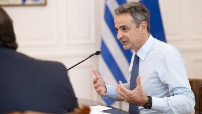 Τρία νέα κόμματα, αλλά ο... χορτασμένος Κυριάκος τριαντάρια ονειρεύεται! Κόμπρα