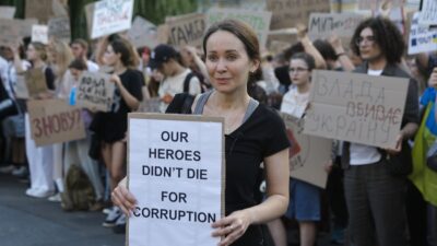 Συνεργάτες του Ζελένσκι έχουν συλληφθεί για διαφθορά – Ο ρόλος των μυστικών υπηρεσιών, Όλγα Μαύρου