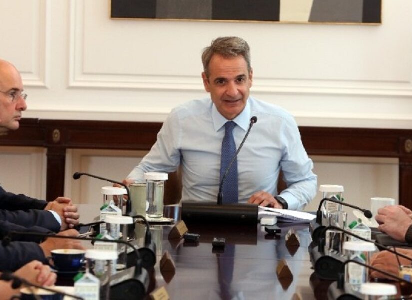 Μητσοτάκης: Θα επιβεβαιώσουμε 12 παρεμβάσεις για την μείωση της γραφειοκρατίας