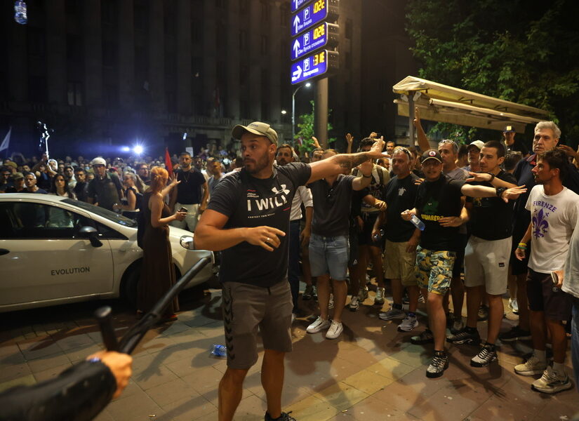Άλλη μια νύχτα επεισοδίων στη Σερβία