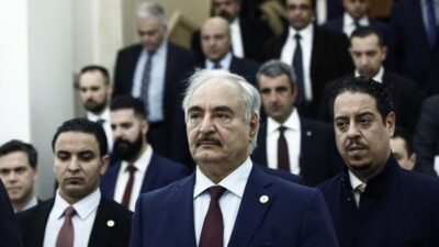 Συγκρούσεις δυνάμεων του Χαφτάρ με ενόπλους στα σύνορα με τον Νίγηρα