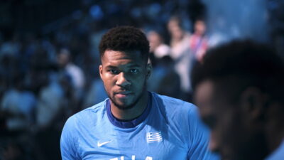 Στους “8” με σούπερ Αντετοκούνμπο η Εθνική – Νίκησε το Ισραήλ με 84-79