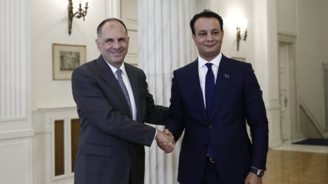 Προέκυψε τίποτα θετικό από τη συνάντηση του Μητσοτάκη με τον υιό Χάφταρ;