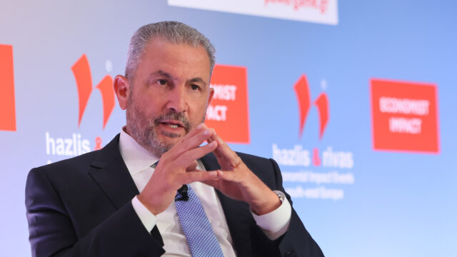 Αλ. Εξάρχου (ΑΚΤΟR) στο συνέδριο του Economist: Αναγκαία η αλλαγή νοοτροπίας στην παραγωγή μεγάλων έργων