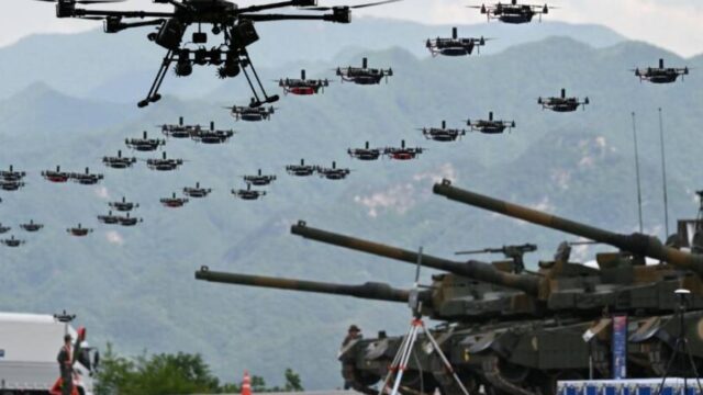 Νέα όπλα μαζικής καταστροφής τα σμήνη drones, Ευθύμιος Τσιλιόπουλος