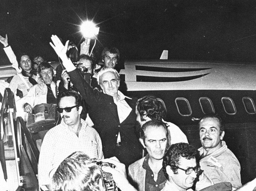 Πολιτική αλλαγή ή νέα Μεταπολίτευση; Αντώνης Κοτσακάς
