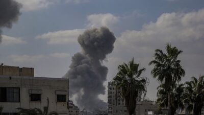 Το Ισραήλ συνεχίζει τους εντατικούς βομβαρδισμούς στην πόλη της Γάζας