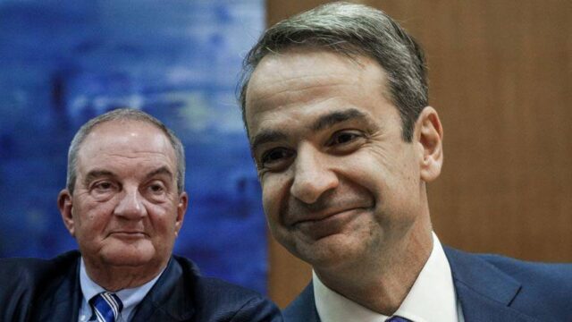 Στο κενό το άνοιγμα του Κυριάκου σε Καραμανλή-Σαμαρά, Κόμπρα
