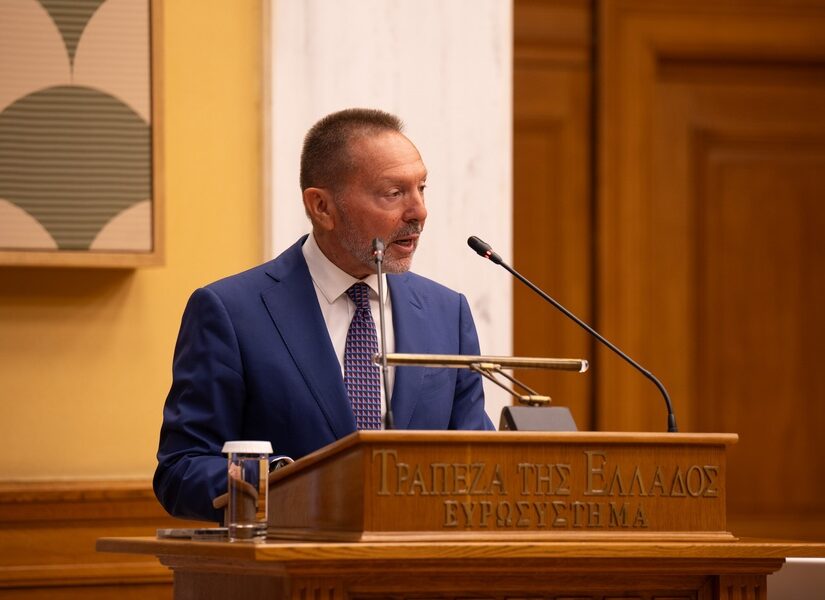 Ο Στουρνάρας μας βρίσκει καλά! – Μάλλον κρίνει από τον εαυτό του...