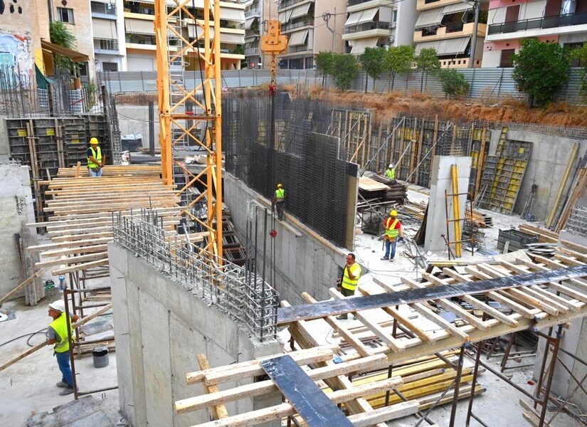 Οικονομία και θεσμοί σ' ένα νέο πολιτικό σύστημα, Μάκης Γιομπαζολιάς