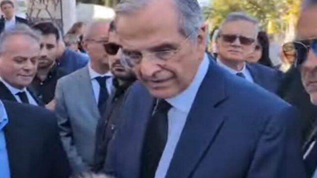 Στο Α’ Νεκροταφείο η οικογένειά Σαμαρά για το μνημόσυνο της κόρης τους, Λένας