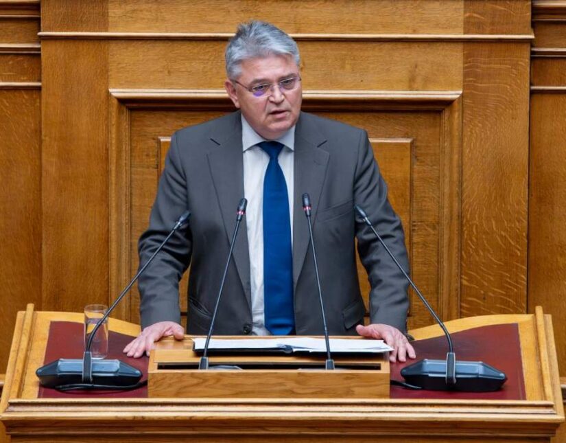 Νατσιός στη Βουλή: Η Ελλάδα μικραίνει – Η πολιτική σας αρρωσταίνει τον λαό