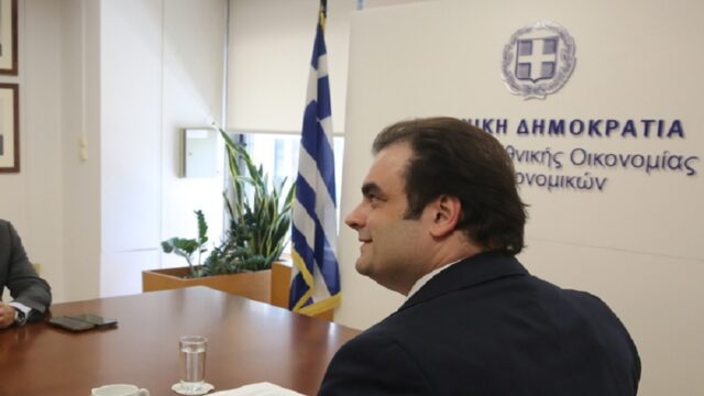 Αποπληθωρισμός για λίγους, φορολογία για πολλούς, Κώστας Κόλμερ