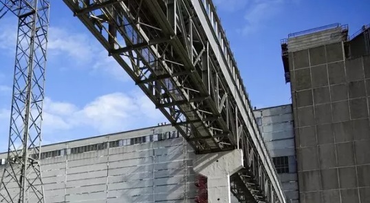 Συναγερμός μετά από φωτιά σε αποθήκη καυσίμου στον πυρηνικό σταθμό της Ζαπορίζια