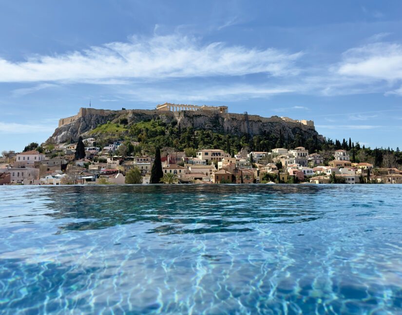 THE DOLLI: Λάμπει με δύο MICHELIN Keys στο Παρίσι και φωτίζει την Αθήνα