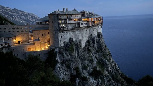 Ηλεκτρισμένη κατάσταση στο Άγιο Όρος... λόγω Ουκρανίας