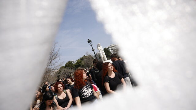 Τα Τέμπη, οι Ερινύες και οι σύγχρονοι Κρέοντες